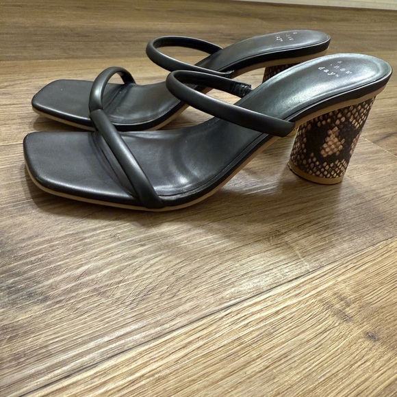 A New Day Black Heeled Sandals with Strappy Design - Picture 3 of 3